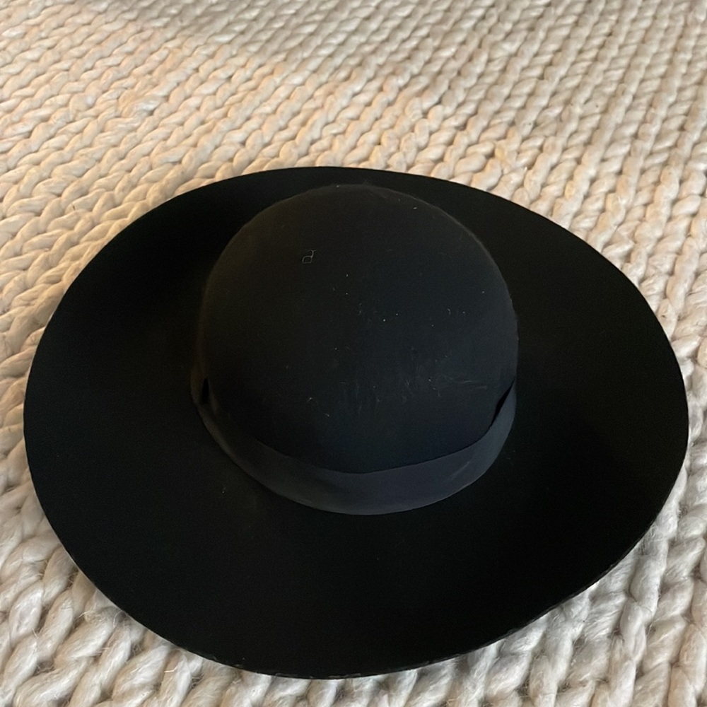 Wool hat bundle - Picture 3 of 6